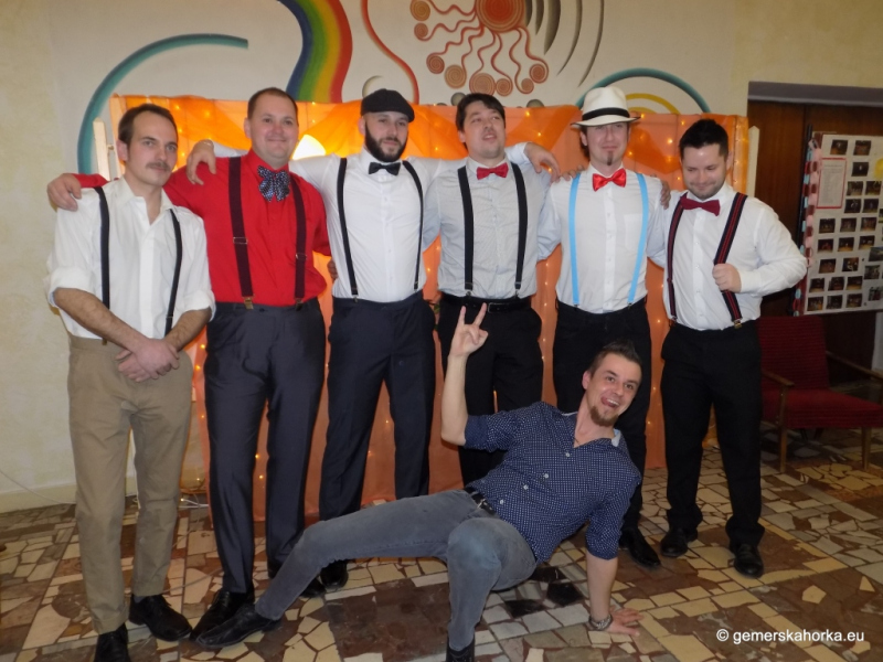 2017/ RETRO bál-ples