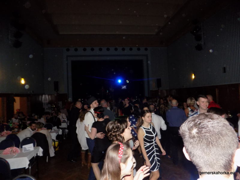 2017/ RETRO bál-ples