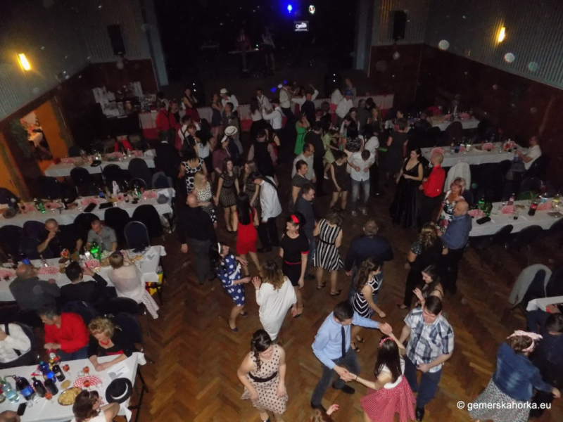 2017/ RETRO bál-ples