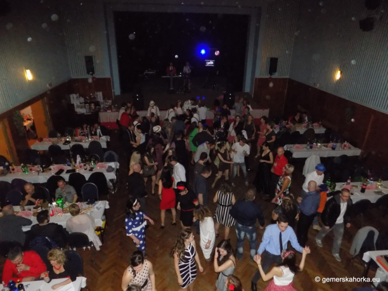 2017/ RETRO bál-ples