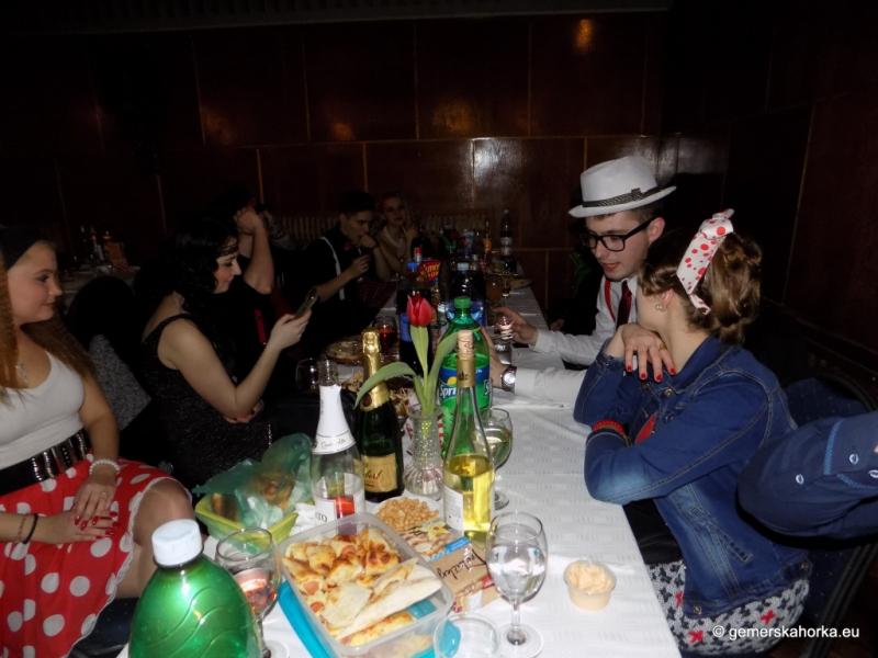 2017/ RETRO bál-ples