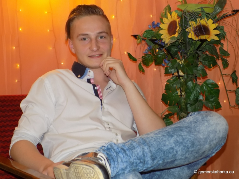 2017/ RETRO bál-ples