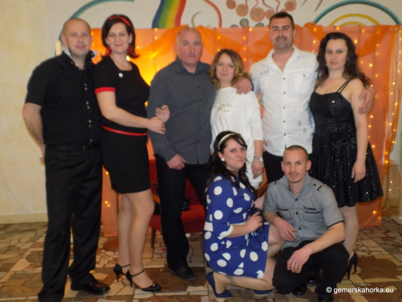 2017/ RETRO bál-ples