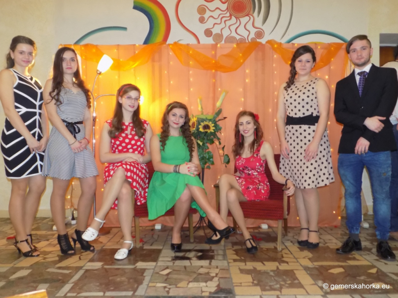 2017/ RETRO bál-ples