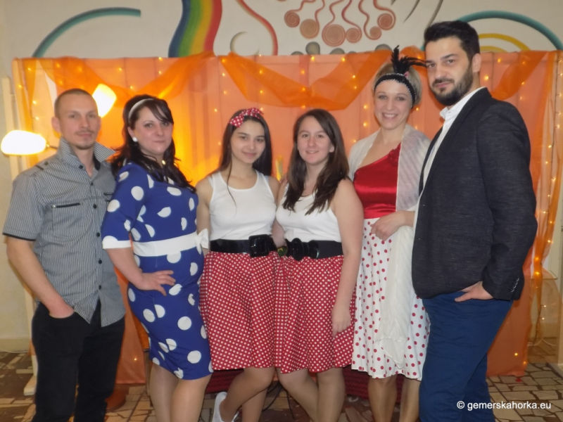 2017/ RETRO bál-ples