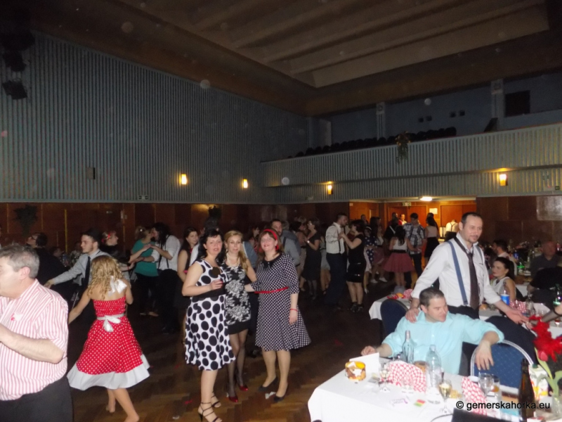 2017/ RETRO bál-ples