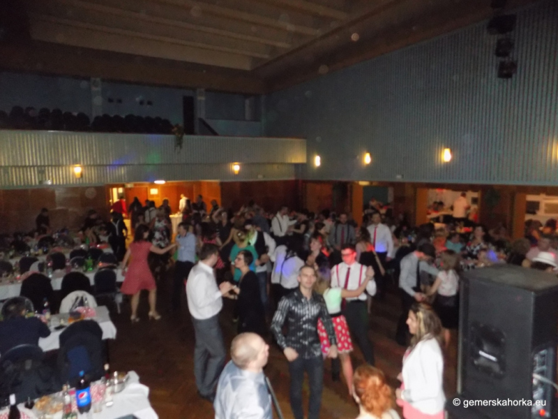 2017/ RETRO bál-ples