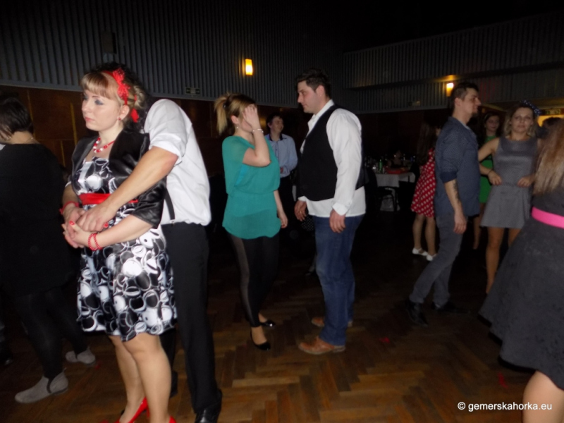 2017/ RETRO bál-ples