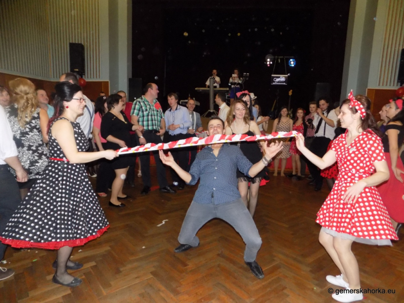 2017/ RETRO bál-ples