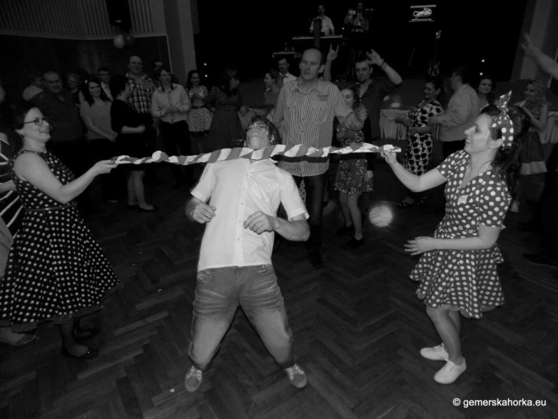 2017/ RETRO bál-ples