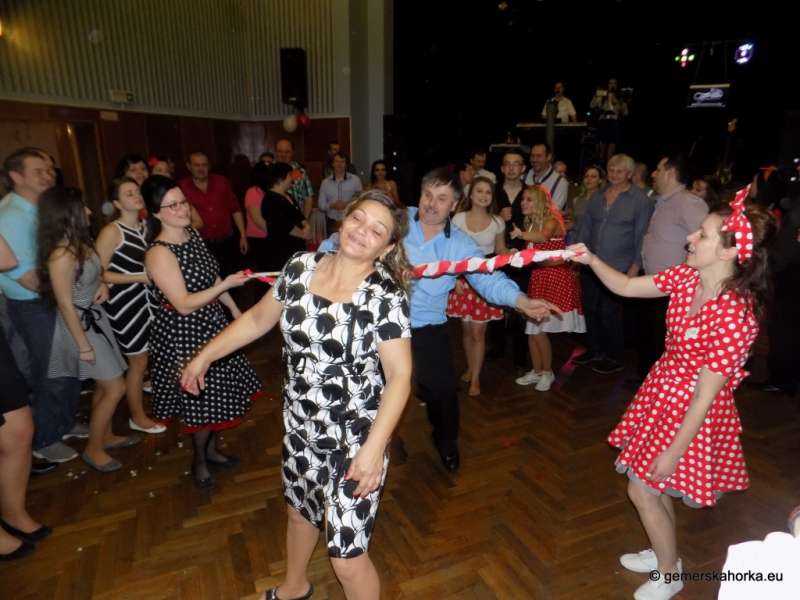 2017/ RETRO bál-ples