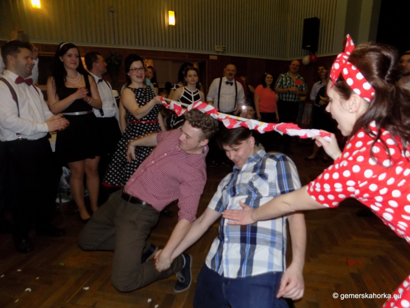 2017/ RETRO bál-ples