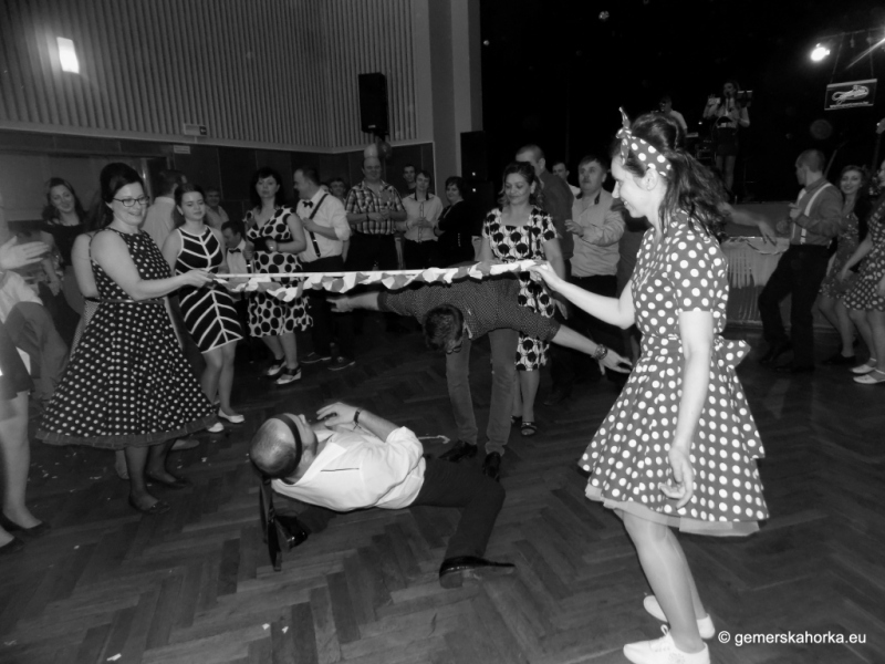 2017/ RETRO bál-ples