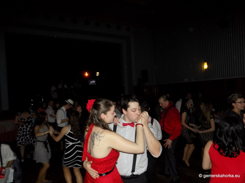 2017/ RETRO bál-ples