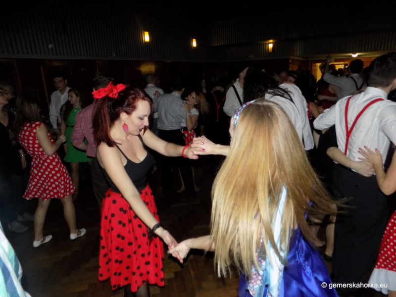 2017/ RETRO bál-ples