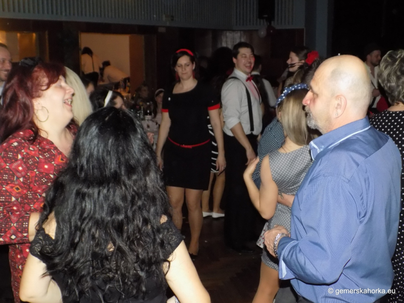 2017/ RETRO bál-ples