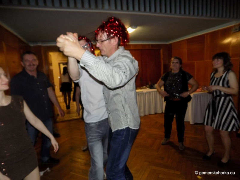 2017/ RETRO bál-ples