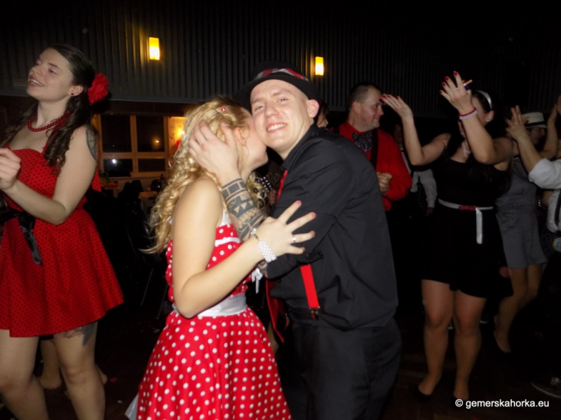 2017/ RETRO bál-ples