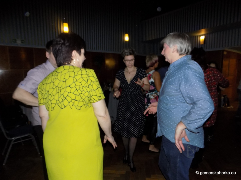 2017/ RETRO bál-ples