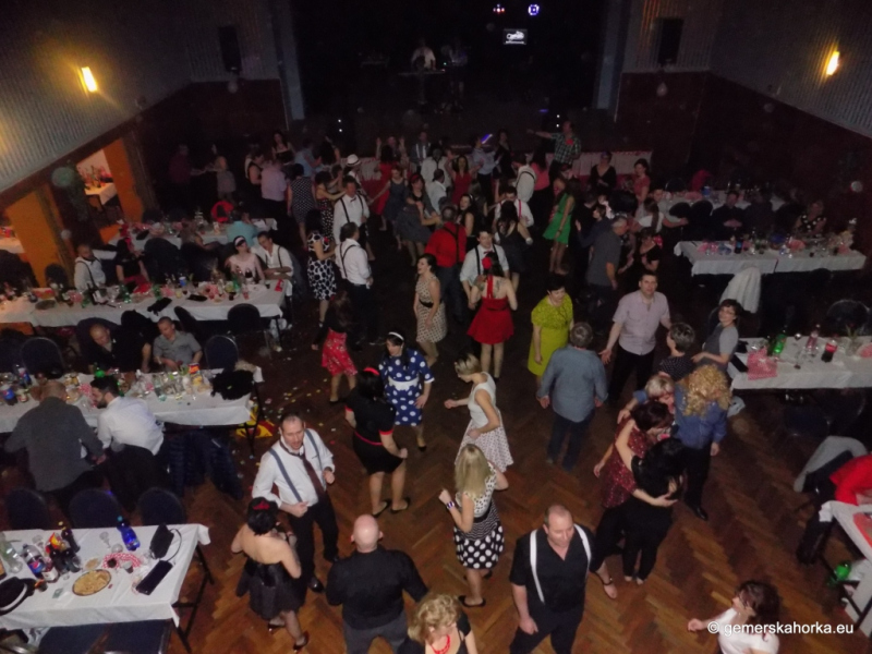 2017/ RETRO bál-ples