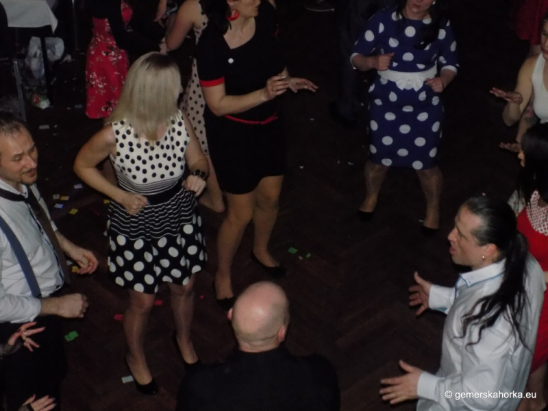 2017/ RETRO bál-ples