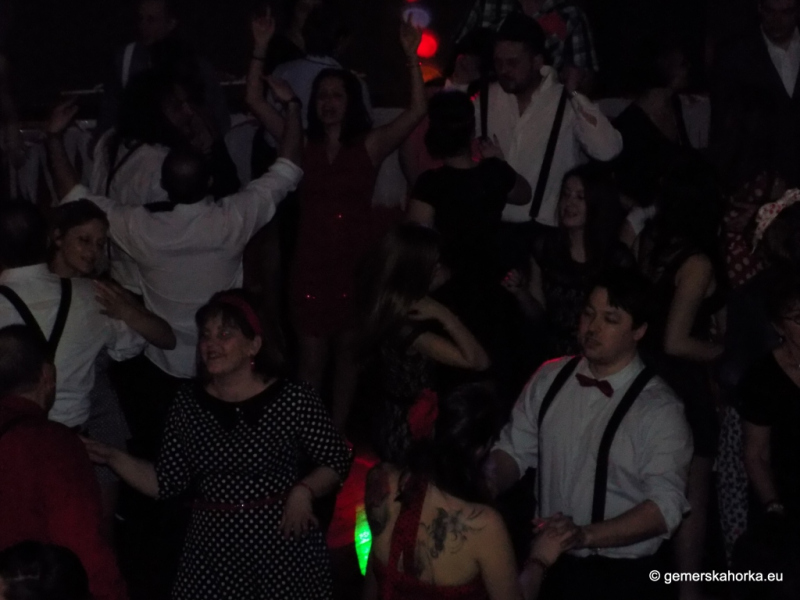 2017/ RETRO bál-ples