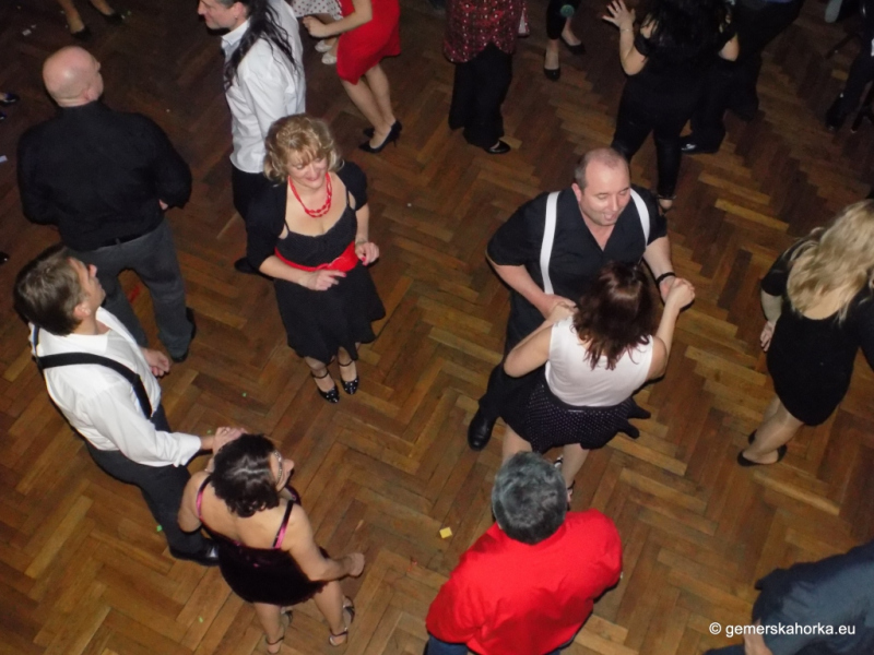 2017/ RETRO bál-ples