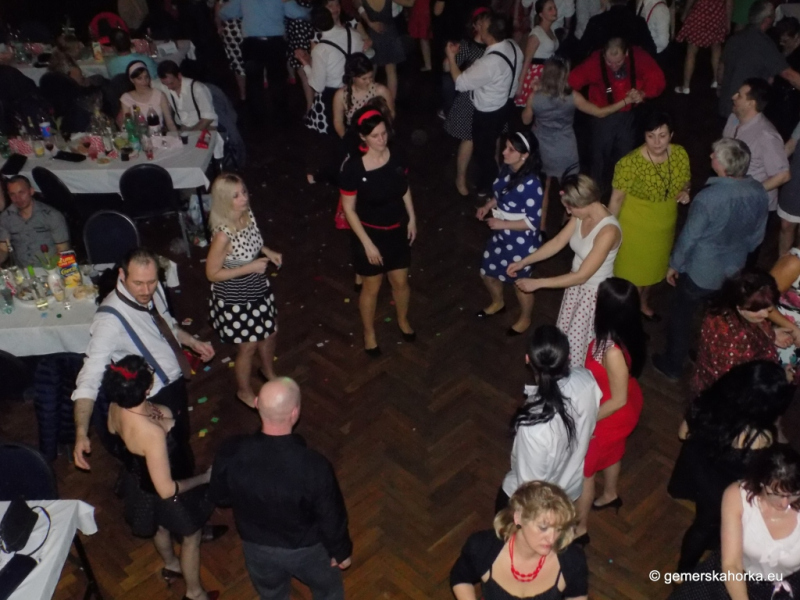 2017/ RETRO bál-ples