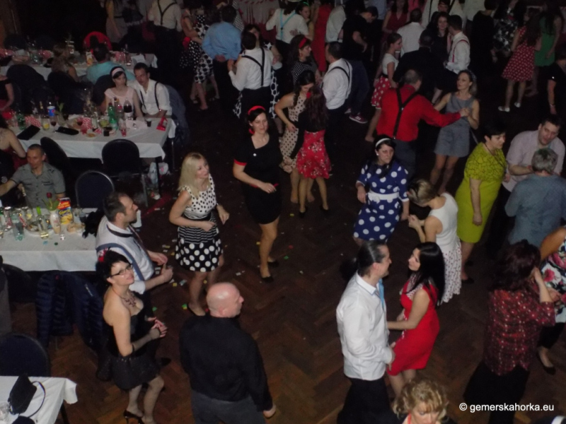 2017/ RETRO bál-ples