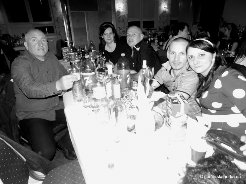 2017/ RETRO bál-ples