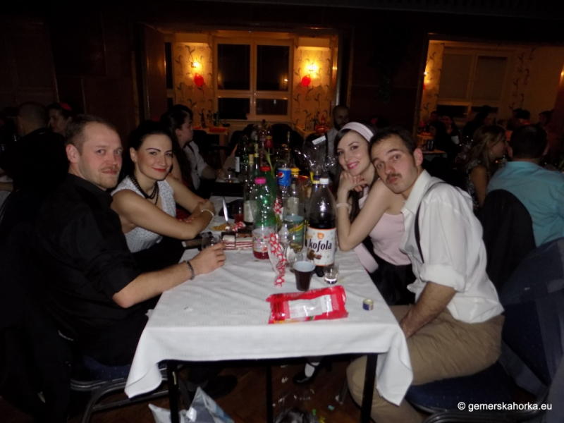 2017/ RETRO bál-ples