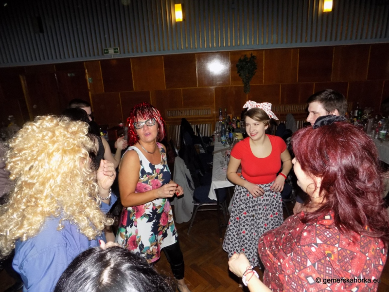 2017/ RETRO bál-ples