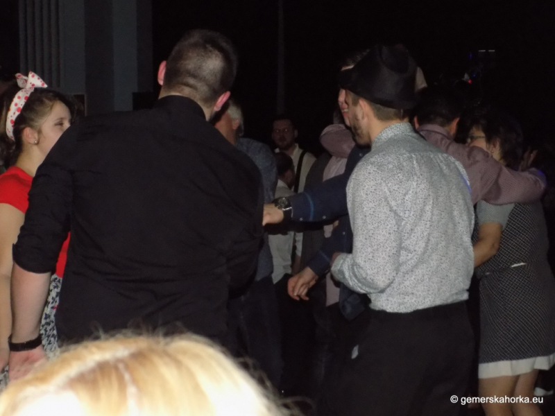 2017/ RETRO bál-ples