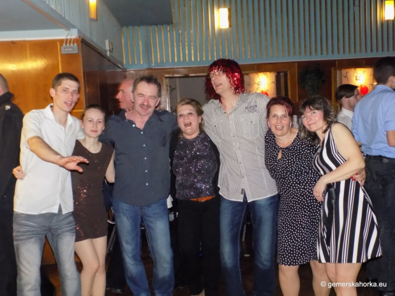 2017/ RETRO bál-ples