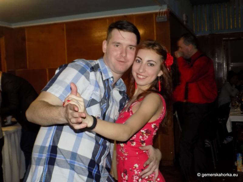 2017/ RETRO bál-ples