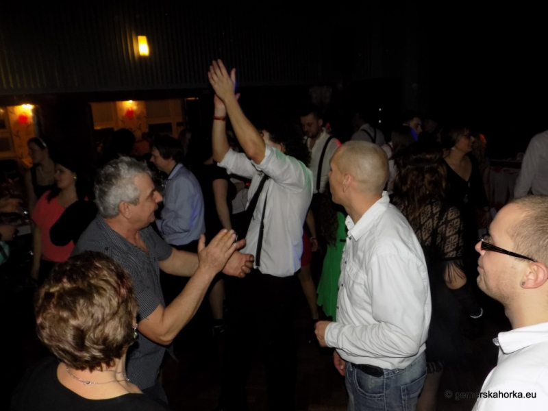 2017/ RETRO bál-ples