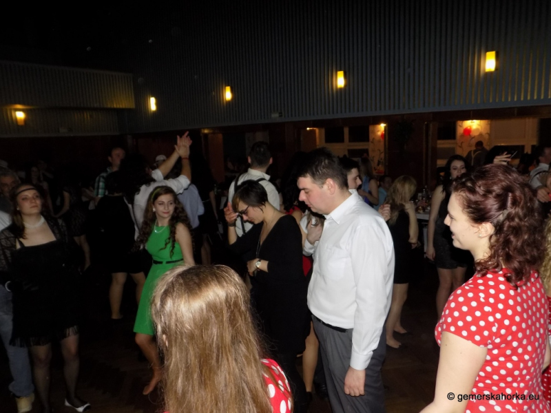 2017/ RETRO bál-ples