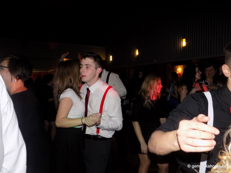 2017/ RETRO bál-ples