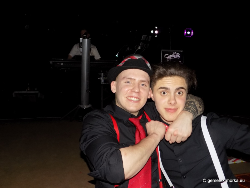 2017/ RETRO bál-ples