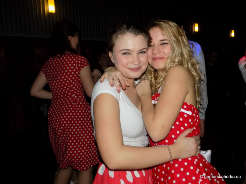 2017/ RETRO bál-ples