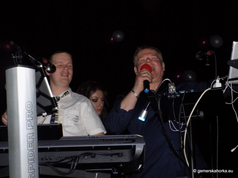 2017/ RETRO bál-ples