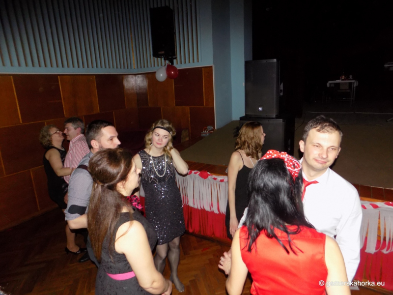 2017/ RETRO bál-ples