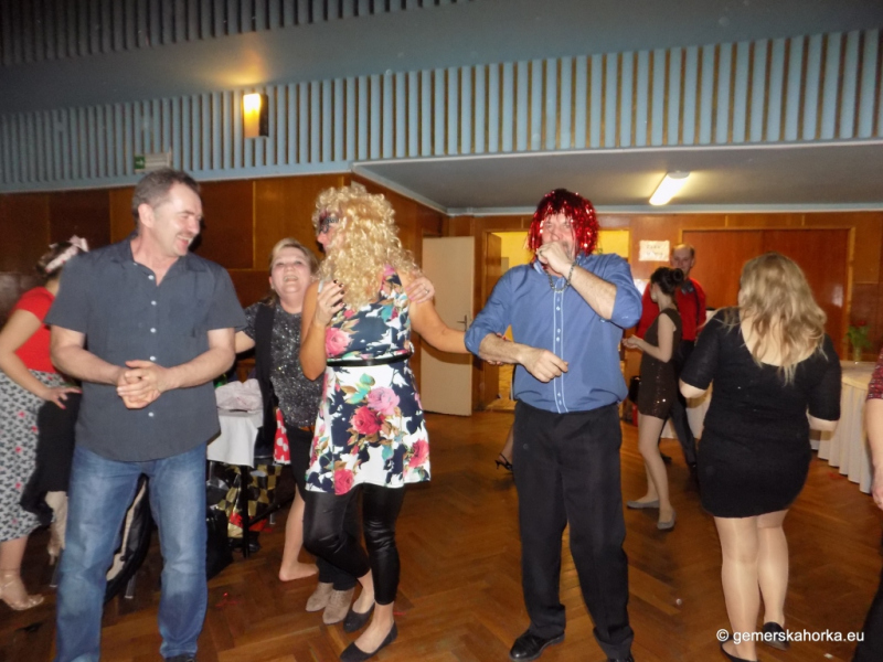 2017/ RETRO bál-ples