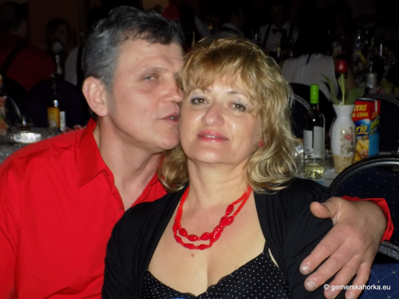 2017/ RETRO bál-ples