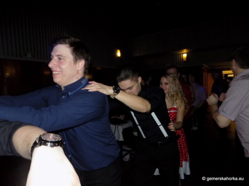 2017/ RETRO bál-ples