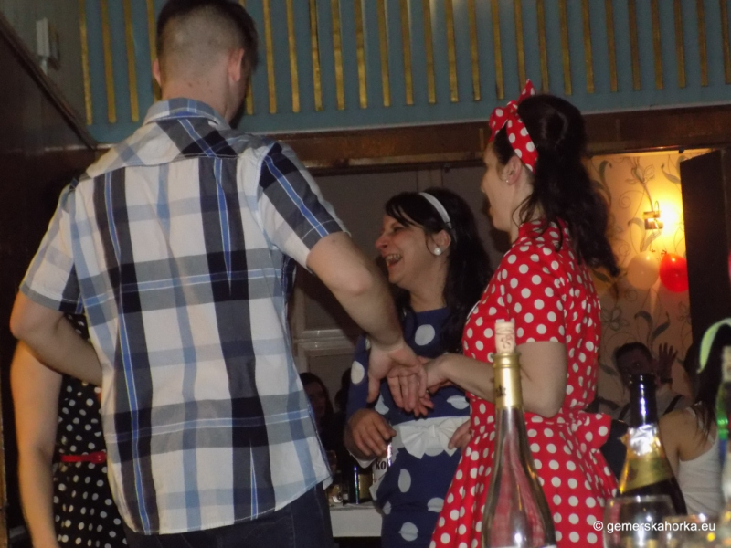 2017/ RETRO bál-ples