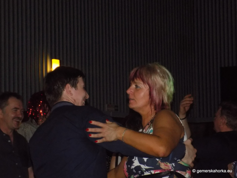 2017/ RETRO bál-ples