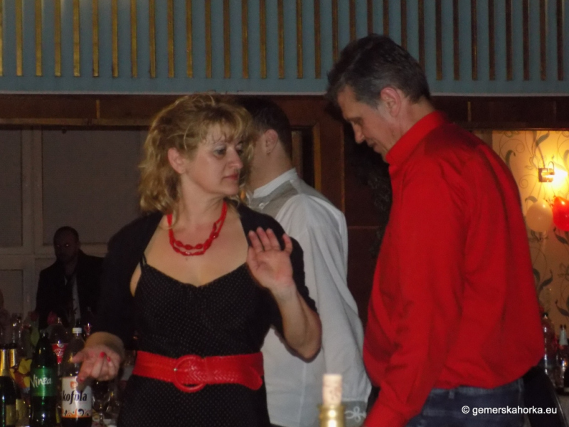 2017/ RETRO bál-ples