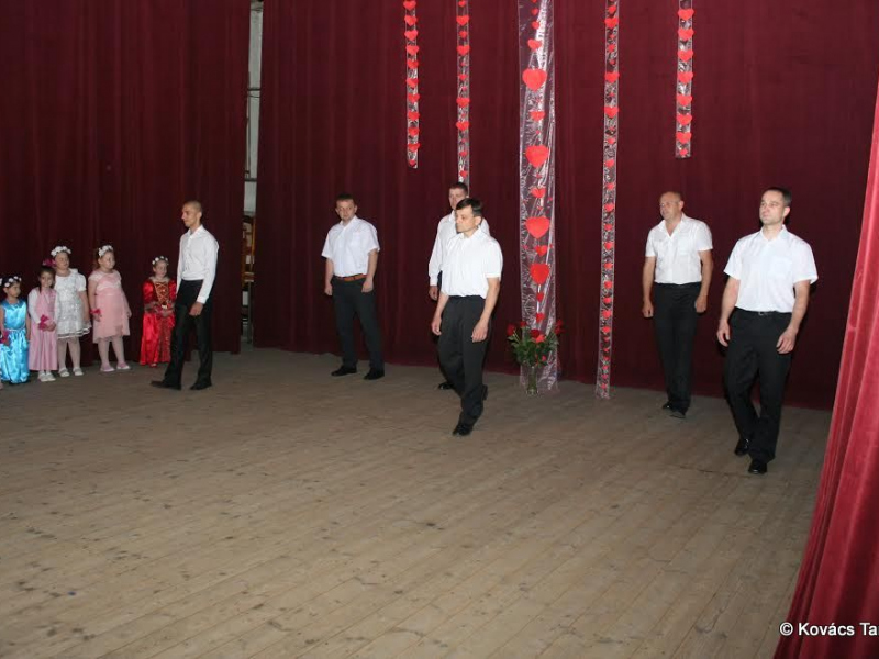 2017/ Anyák Napja - Deň matiek / Napsugár