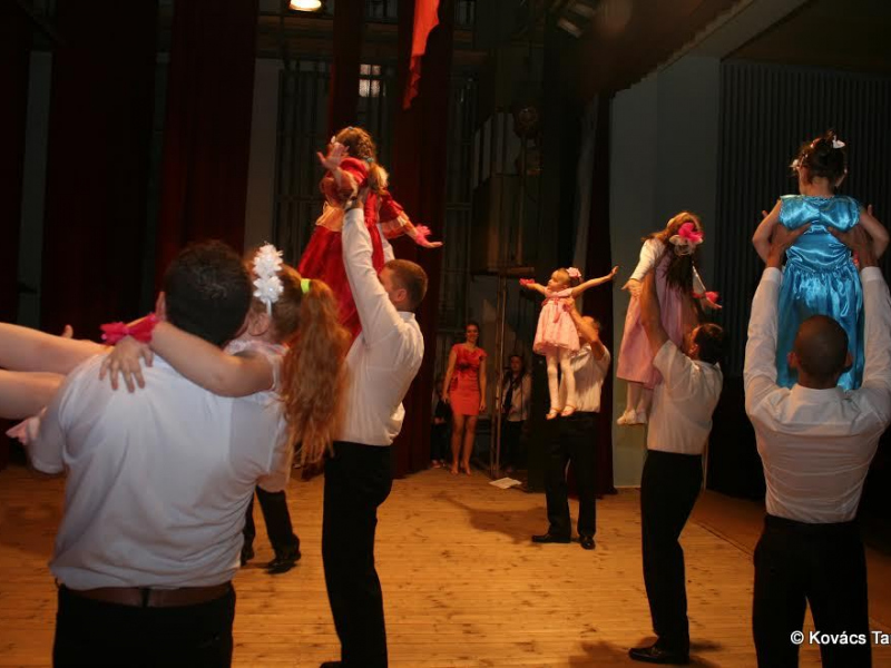 2017/ Anyák Napja - Deň matiek / Napsugár